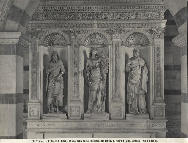 Alinari, Fratelli — Pisa - Chiesa della Spina. Madonna col Figlio, S. Pietro e Giov. Battista. (Mino Pisano). — insieme